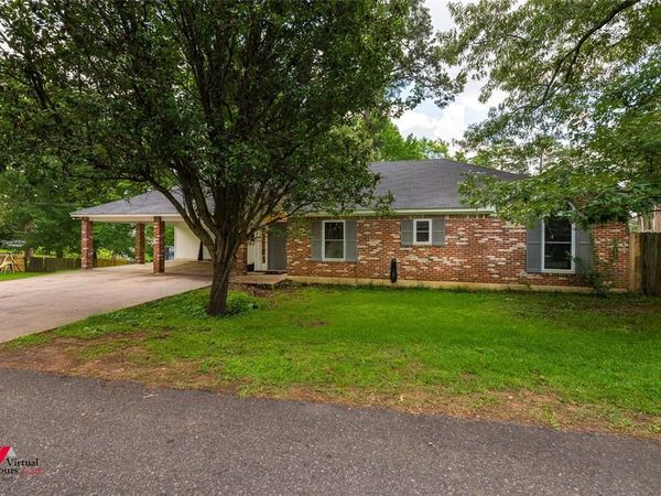 1605 Top Bluff Lane, Shreveport, LA 71109