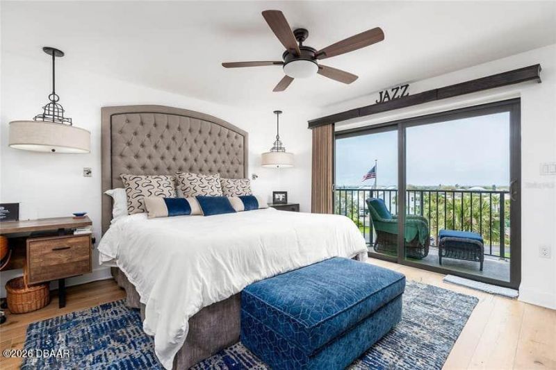 503 Causeway N, Unit 202, New Smyrna Beach, FL 32169 Photo