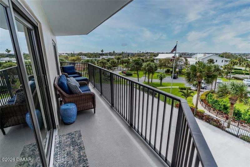 503 Causeway N, Unit 202, New Smyrna Beach, FL 32169 Photo