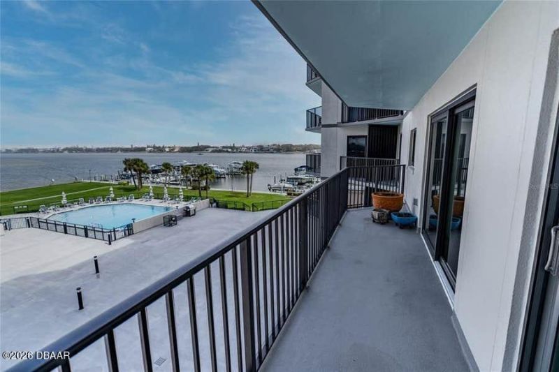 503 Causeway N, Unit 202, New Smyrna Beach, FL 32169 Photo