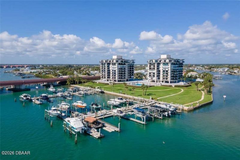 503 Causeway N, Unit 202, New Smyrna Beach, FL 32169 Photo