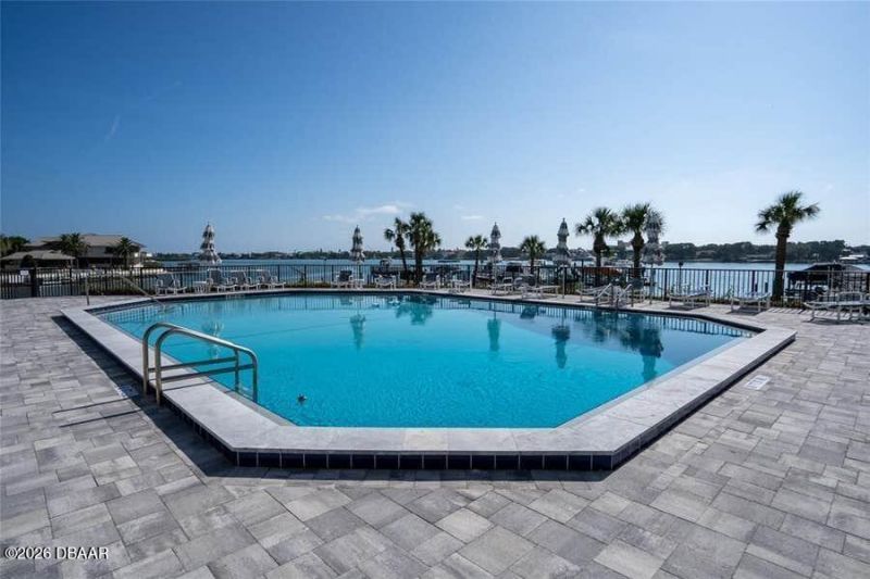 503 Causeway N, Unit 202, New Smyrna Beach, FL 32169 Photo
