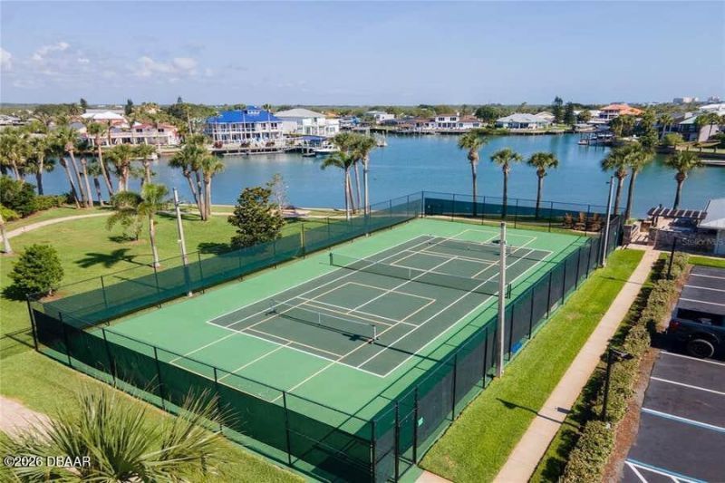 503 Causeway N, Unit 202, New Smyrna Beach, FL 32169 Photo