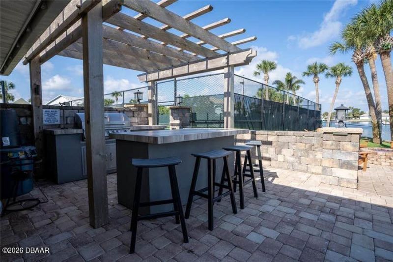 503 Causeway N, Unit 202, New Smyrna Beach, FL 32169 Photo