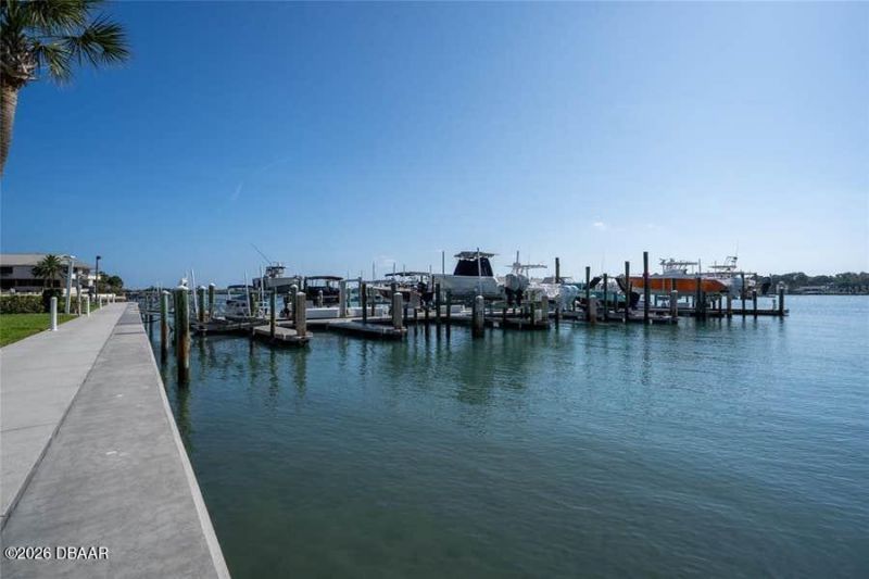 503 Causeway N, Unit 202, New Smyrna Beach, FL 32169 Photo