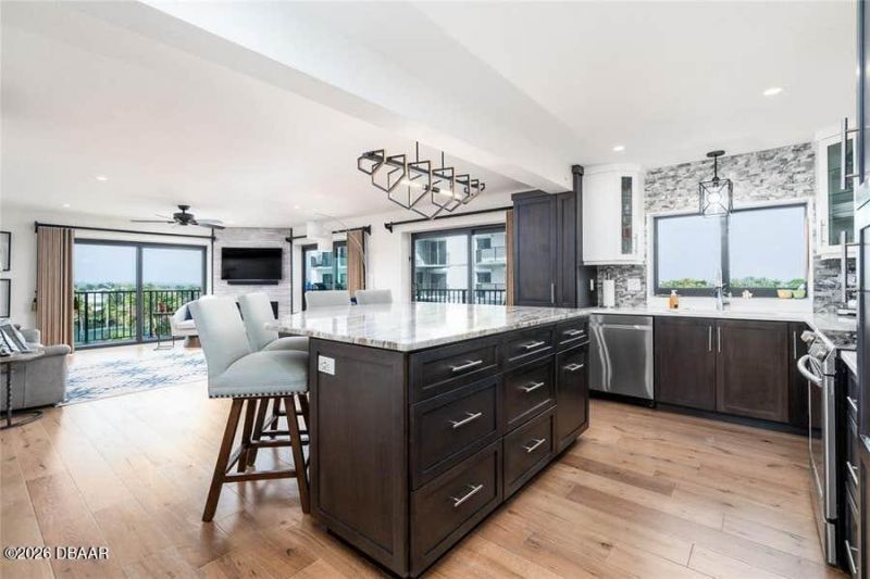 503 Causeway N, Unit 202, New Smyrna Beach, FL 32169 Photo
