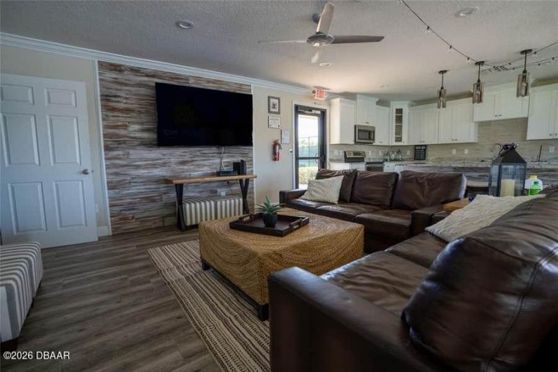 503 Causeway N, Unit 202, New Smyrna Beach, FL 32169 Photo
