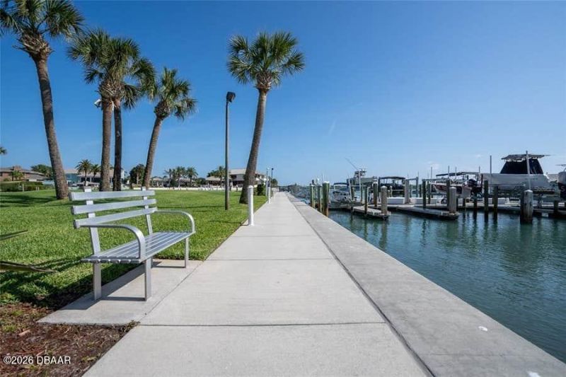 503 Causeway N, Unit 202, New Smyrna Beach, FL 32169 Photo