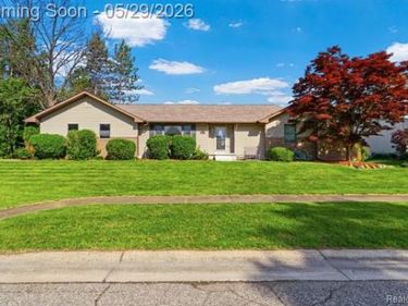 14545 Blue Heron Drive, Fenton, MI 48430