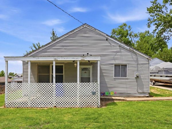 3008 SW Schaeffer Drive, Cedar Rapids, IA 52404