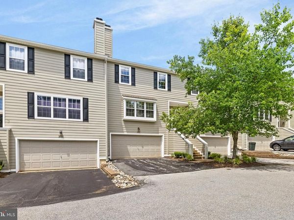 203 PRINCETON CIRCLE, NEWTOWN SQUARE, PA 19073