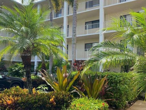 7350 Kinghurst Dr , Unit 305, Delray Beach, FL 33446
