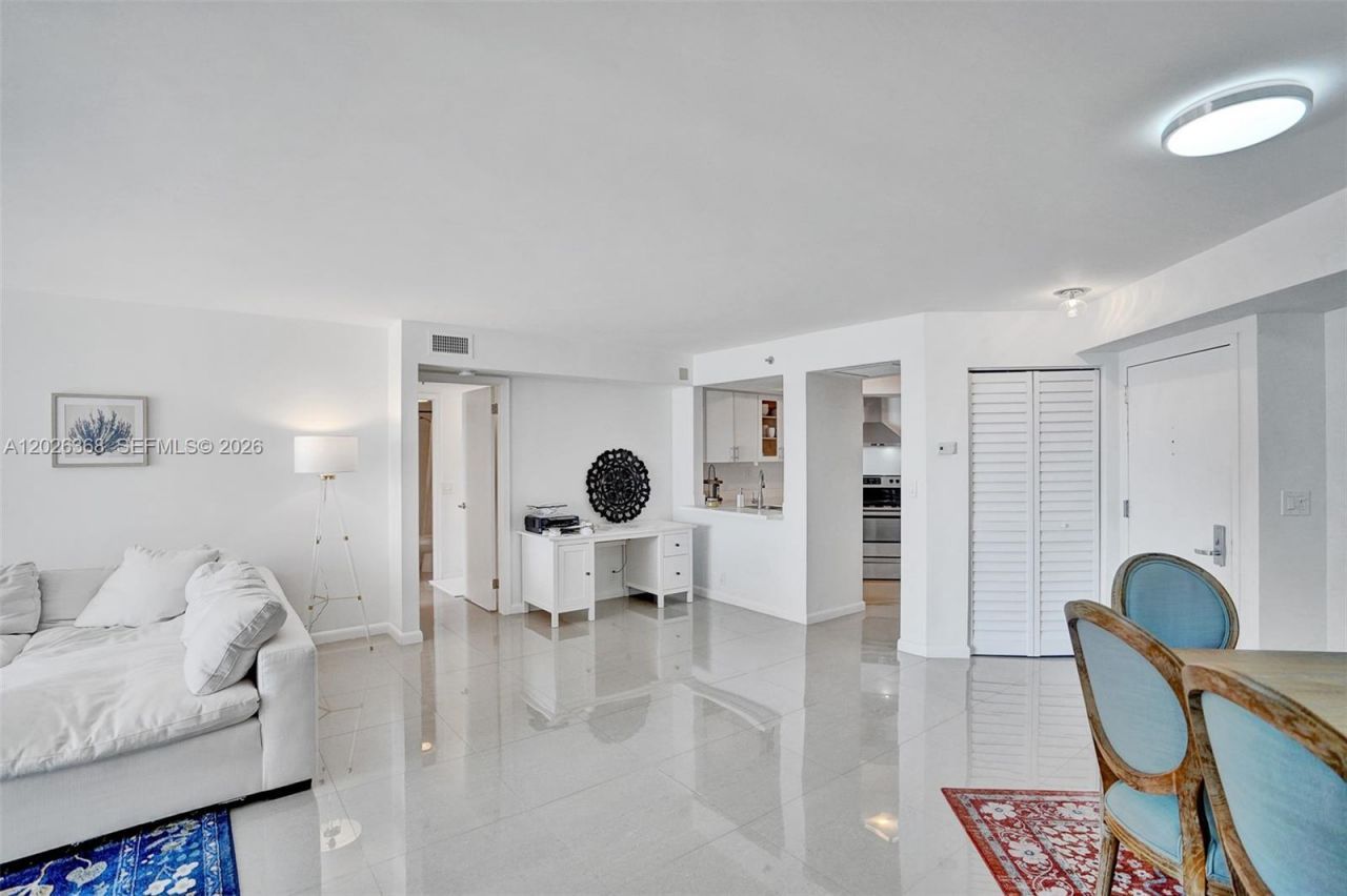 6767 Collins Ave , Unit 408, Miami Beach, FL 33141 Photo