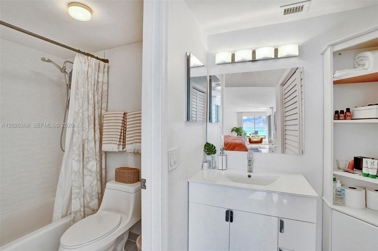6767 Collins Ave , Unit 408, Miami Beach, FL 33141 Photo