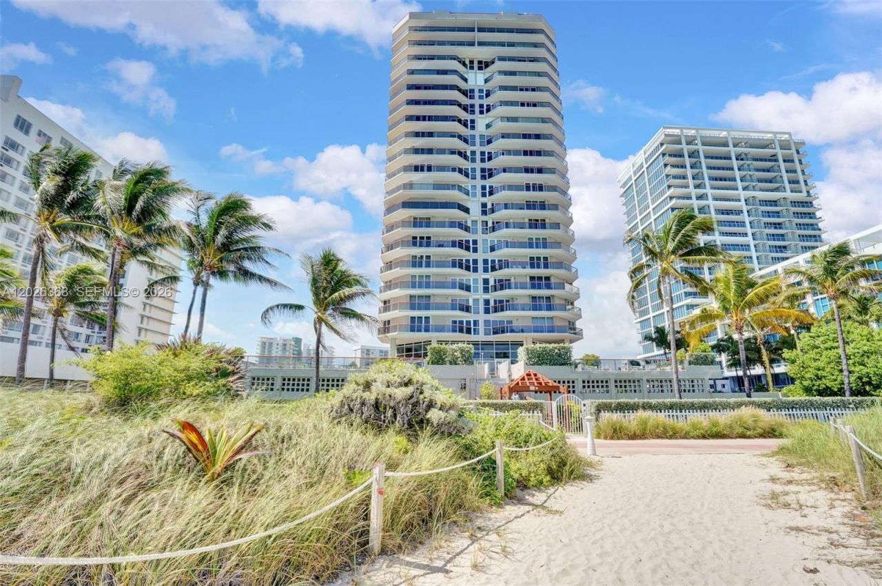 6767 Collins Ave , Unit 408, Miami Beach, FL 33141 Photo