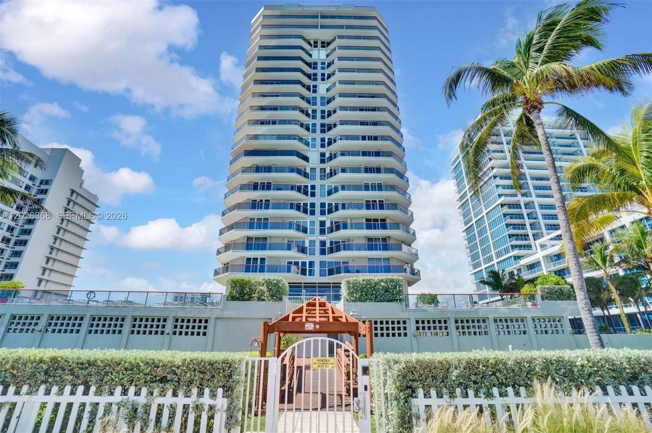 6767 Collins Ave , Unit 408, Miami Beach, FL 33141 Photo