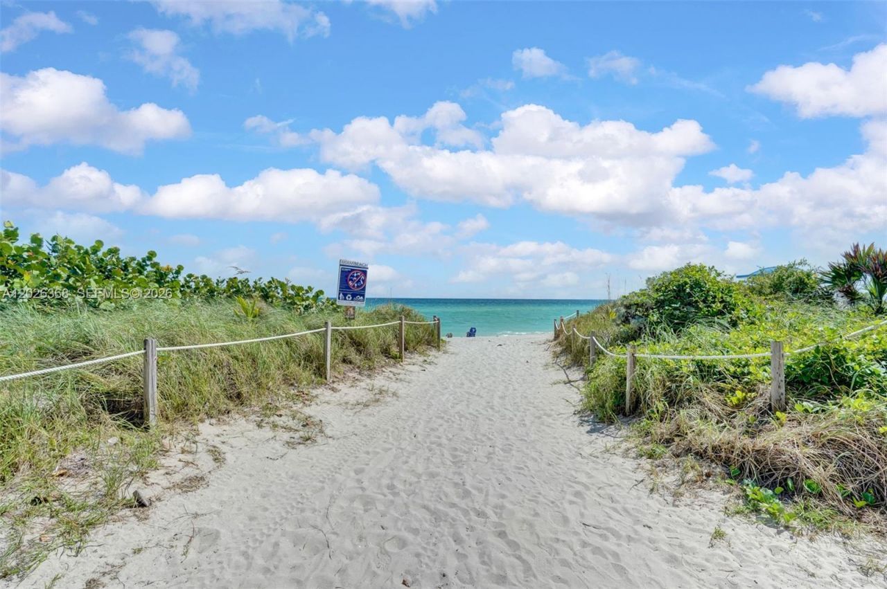 6767 Collins Ave , Unit 408, Miami Beach, FL 33141 Photo