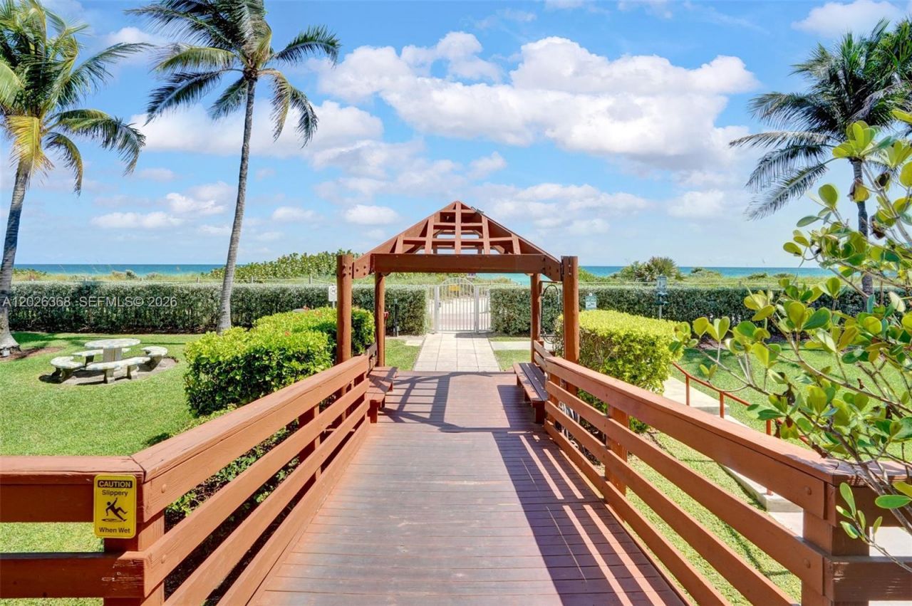 6767 Collins Ave , Unit 408, Miami Beach, FL 33141 Photo