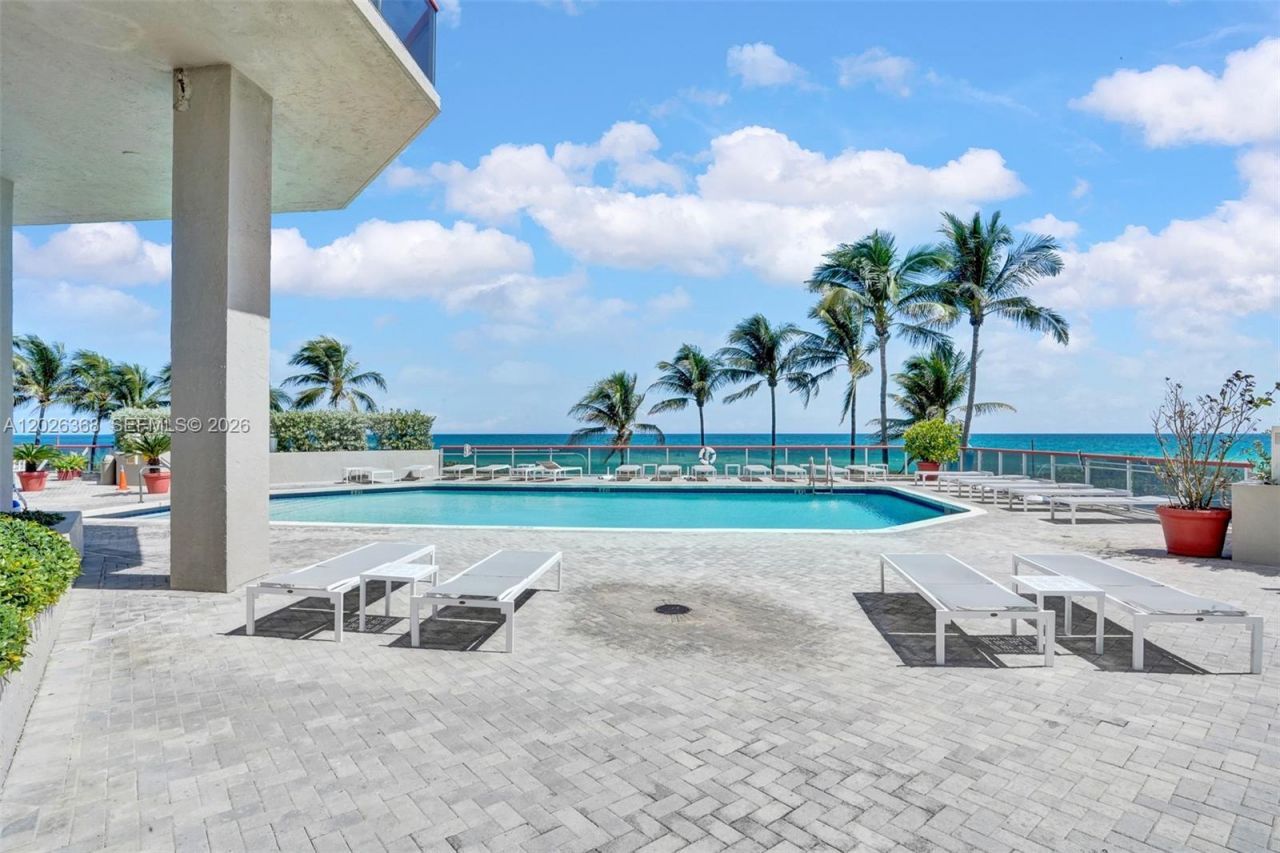6767 Collins Ave , Unit 408, Miami Beach, FL 33141 Photo