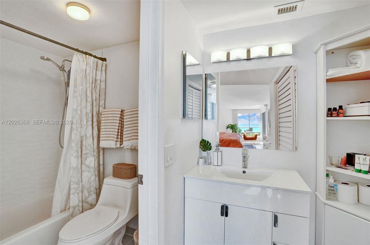 6767 Collins Ave , Unit 408, Miami Beach, FL 33141 Photo