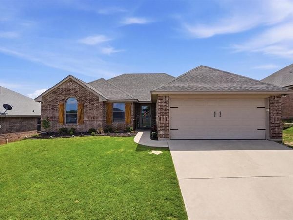 1013 Inverness Drive, Weatherford, TX 76086