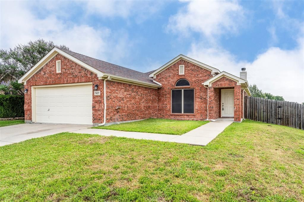 7427 Fossil Creek Drive, Arlington, TX 76002 Main Photo