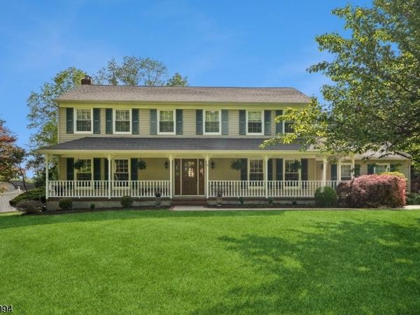 4 Amherst Dr, Washington, NJ 07853