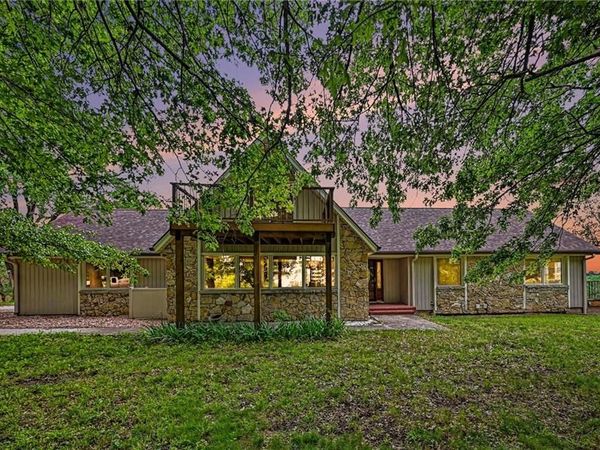9899 NW Blair Lane, Gower, MO 64454