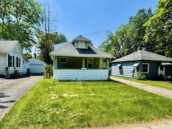 2212 Lyons Avenue, Lansing, MI 48910