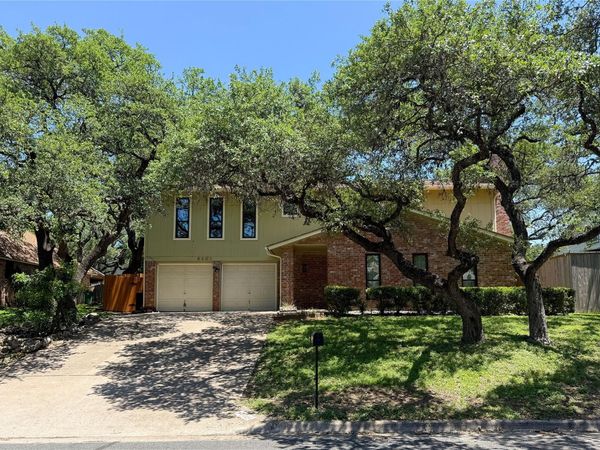 8401 LORALINDA DR, Austin, TX 78753