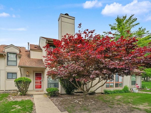 33 Colony West Drive , Champaign, IL 61820