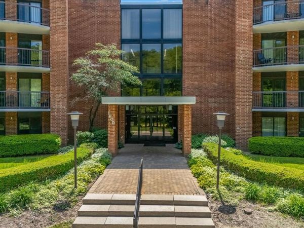 1605 E Central Road , Unit 301A, Arlington Heights, IL 60005