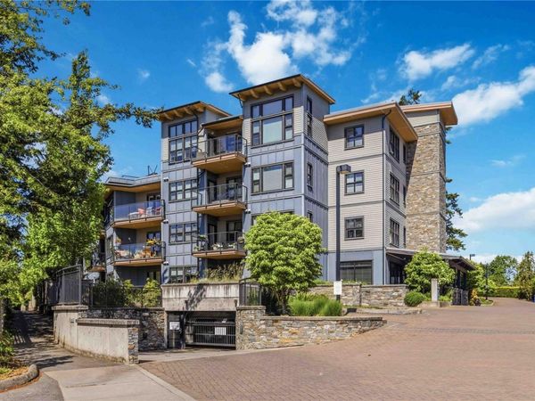 3912 Carey Rd, Unit #103, Saanich, BC V8Z 4E2