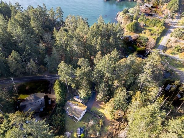 37150 Schooner Way , Pender Island, BC V0N 2M2