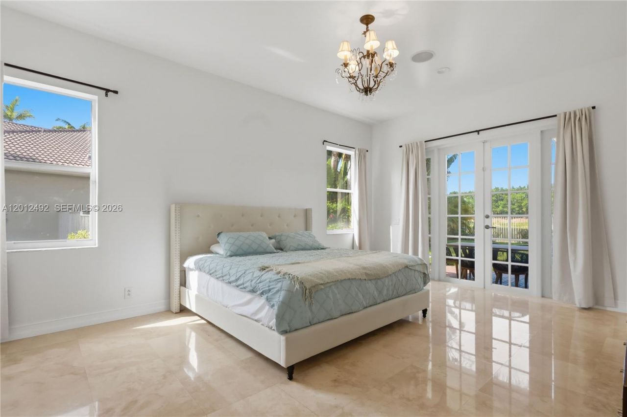1422 Victoria Isle Dr , Weston, FL 33327 Photo