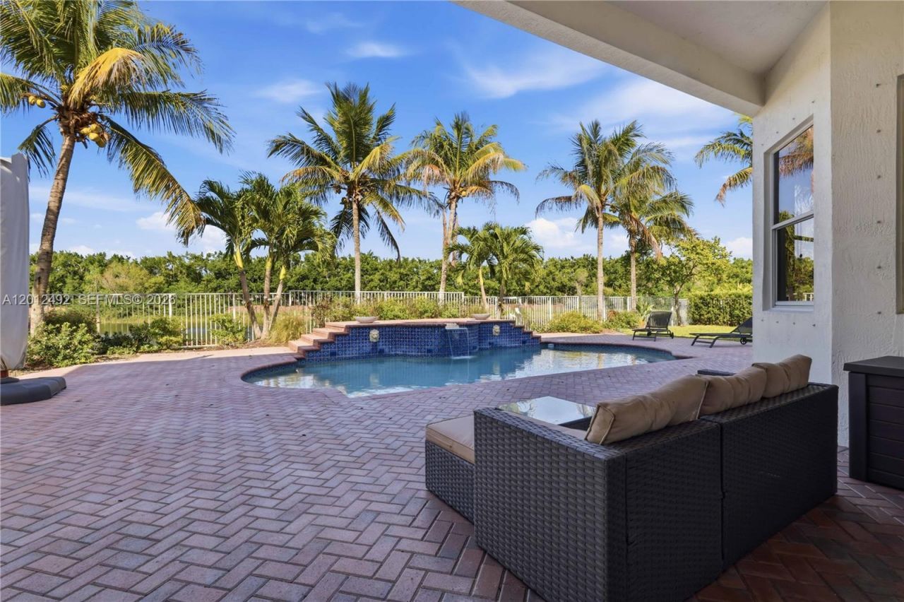 1422 Victoria Isle Dr , Weston, FL 33327 Photo