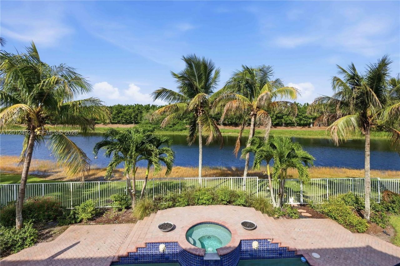 1422 Victoria Isle Dr , Weston, FL 33327 Photo