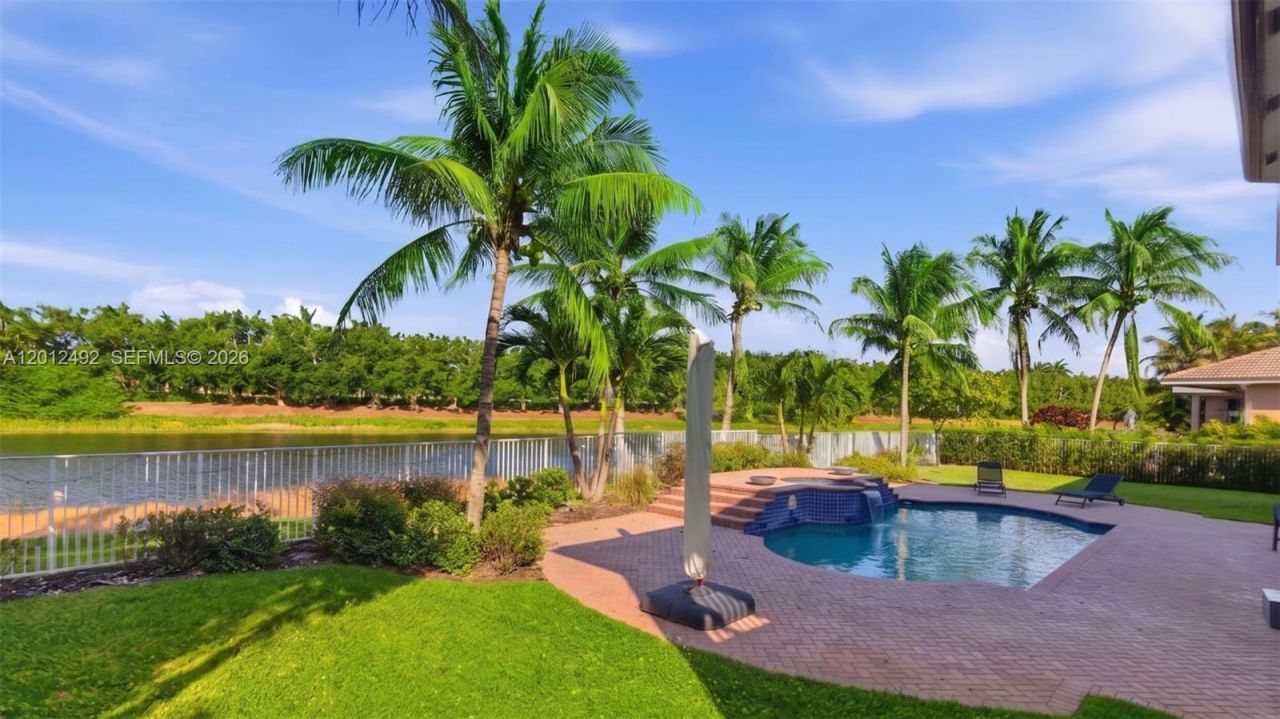 1422 Victoria Isle Dr , Weston, FL 33327 Photo