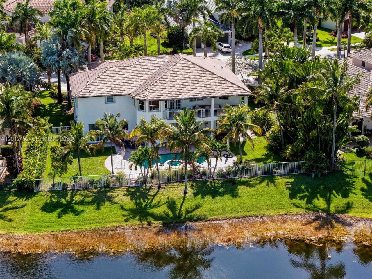 1422 Victoria Isle Dr , Weston, FL 33327 Photo