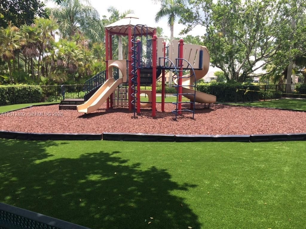 1422 Victoria Isle Dr , Weston, FL 33327 Photo