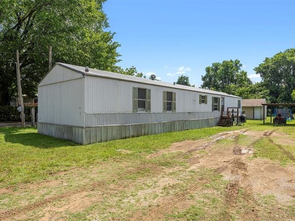 105 Syble Jean Drive , Burleson, TX 76028