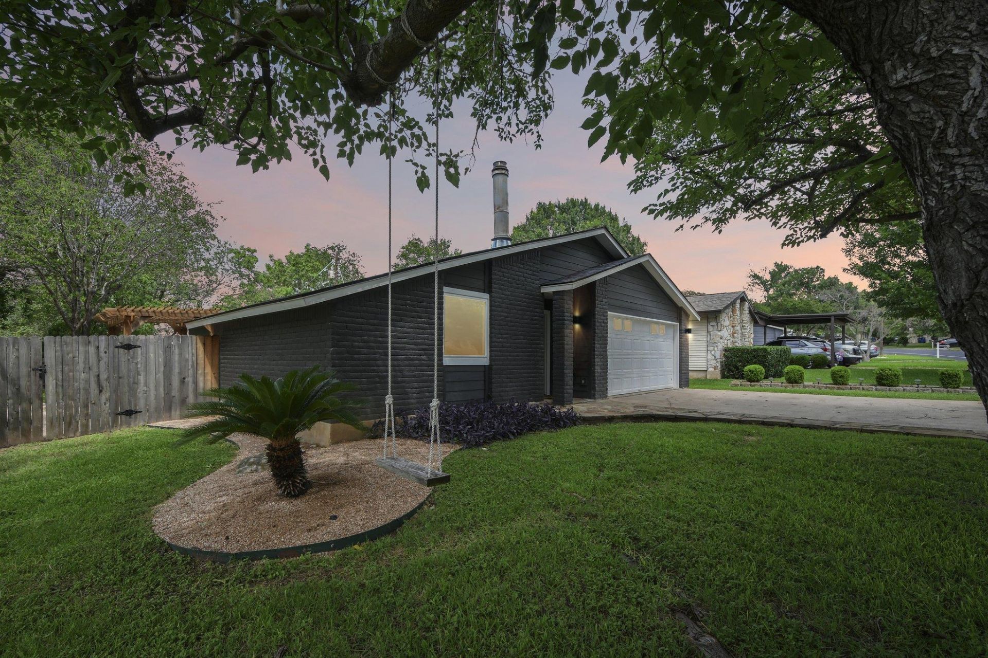 3216 Plantation Rd, Austin, TX 78745 Main Photo