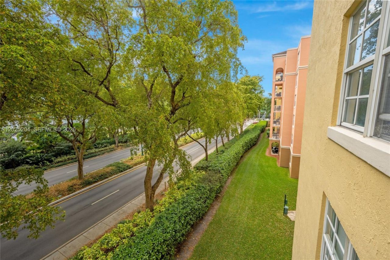 19555 E Country Club Dr , Unit 8408, Aventura, FL 33180 Photo