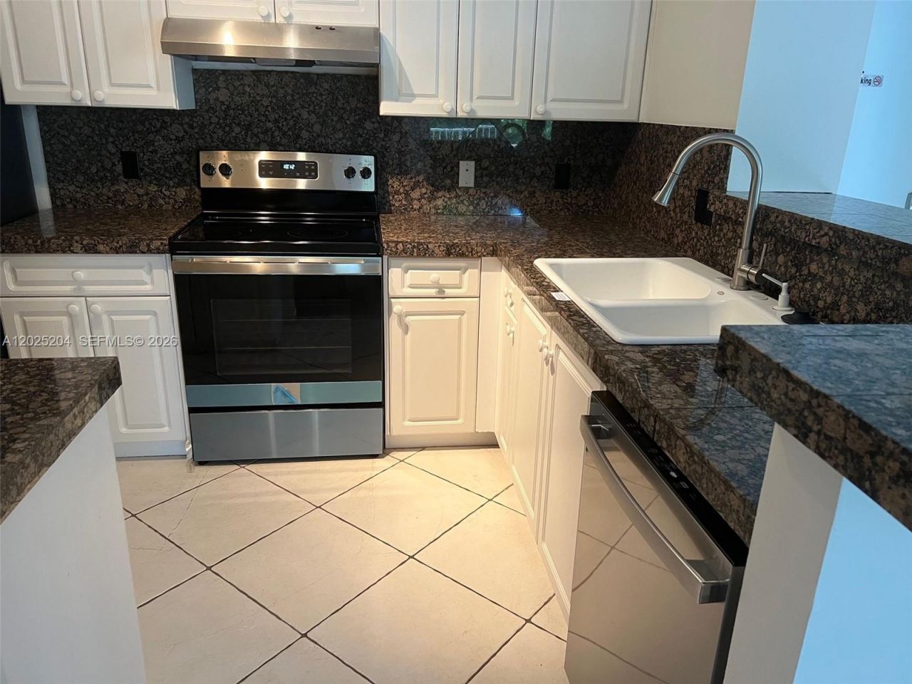 19555 E Country Club Dr , Unit 8408, Aventura, FL 33180 Photo