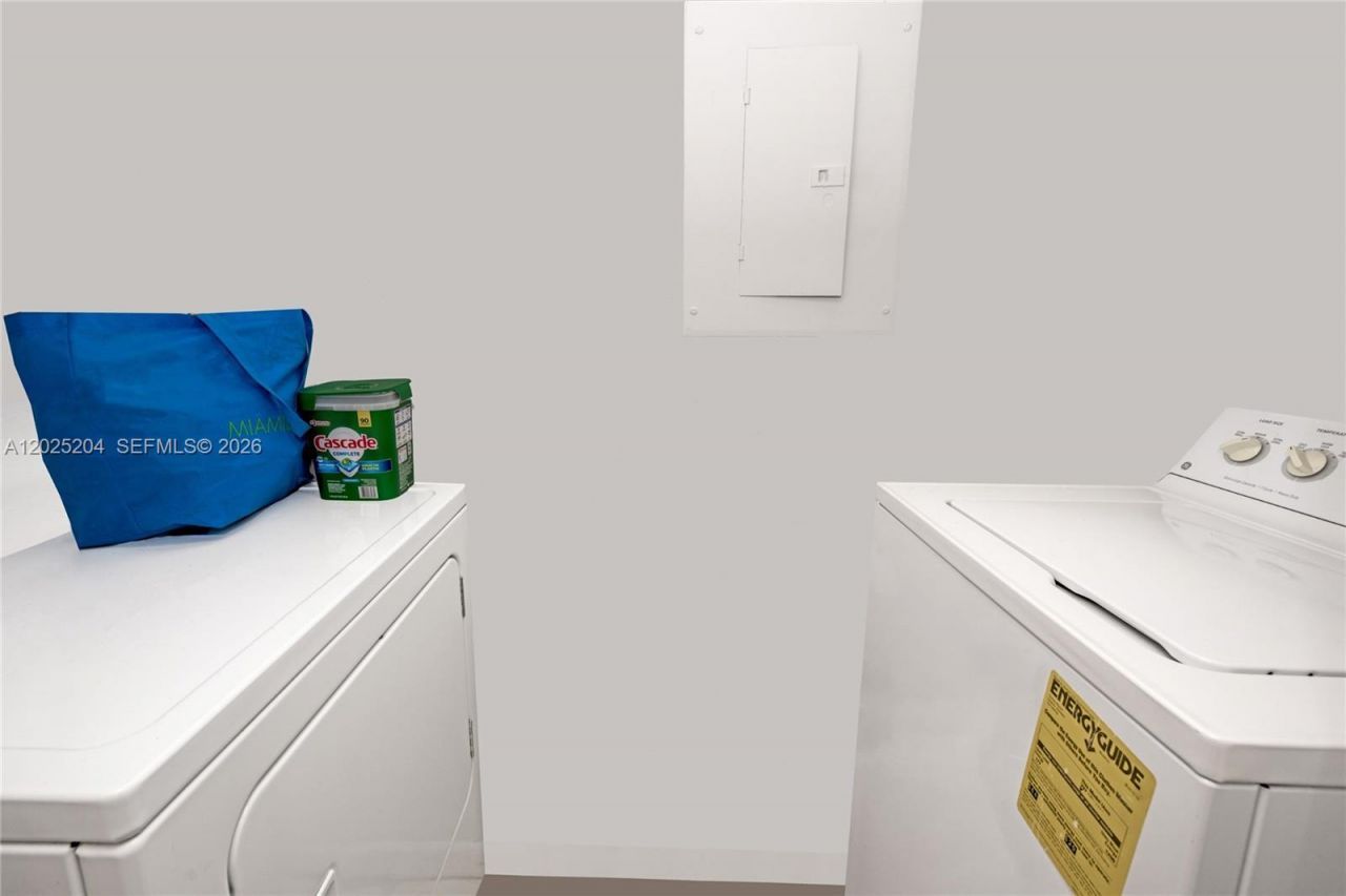 19555 E Country Club Dr , Unit 8408, Aventura, FL 33180 Photo