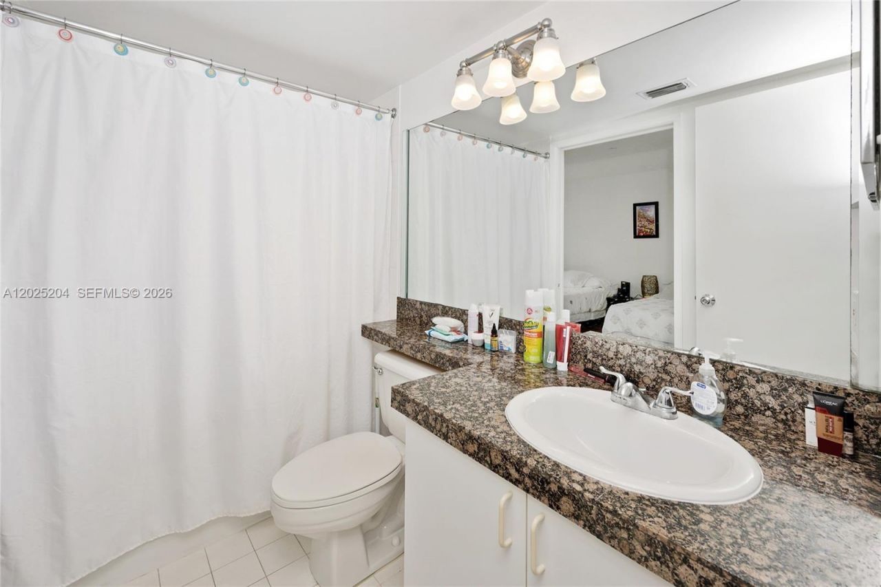 19555 E Country Club Dr , Unit 8408, Aventura, FL 33180 Photo