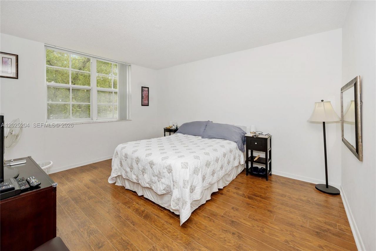 19555 E Country Club Dr , Unit 8408, Aventura, FL 33180 Photo