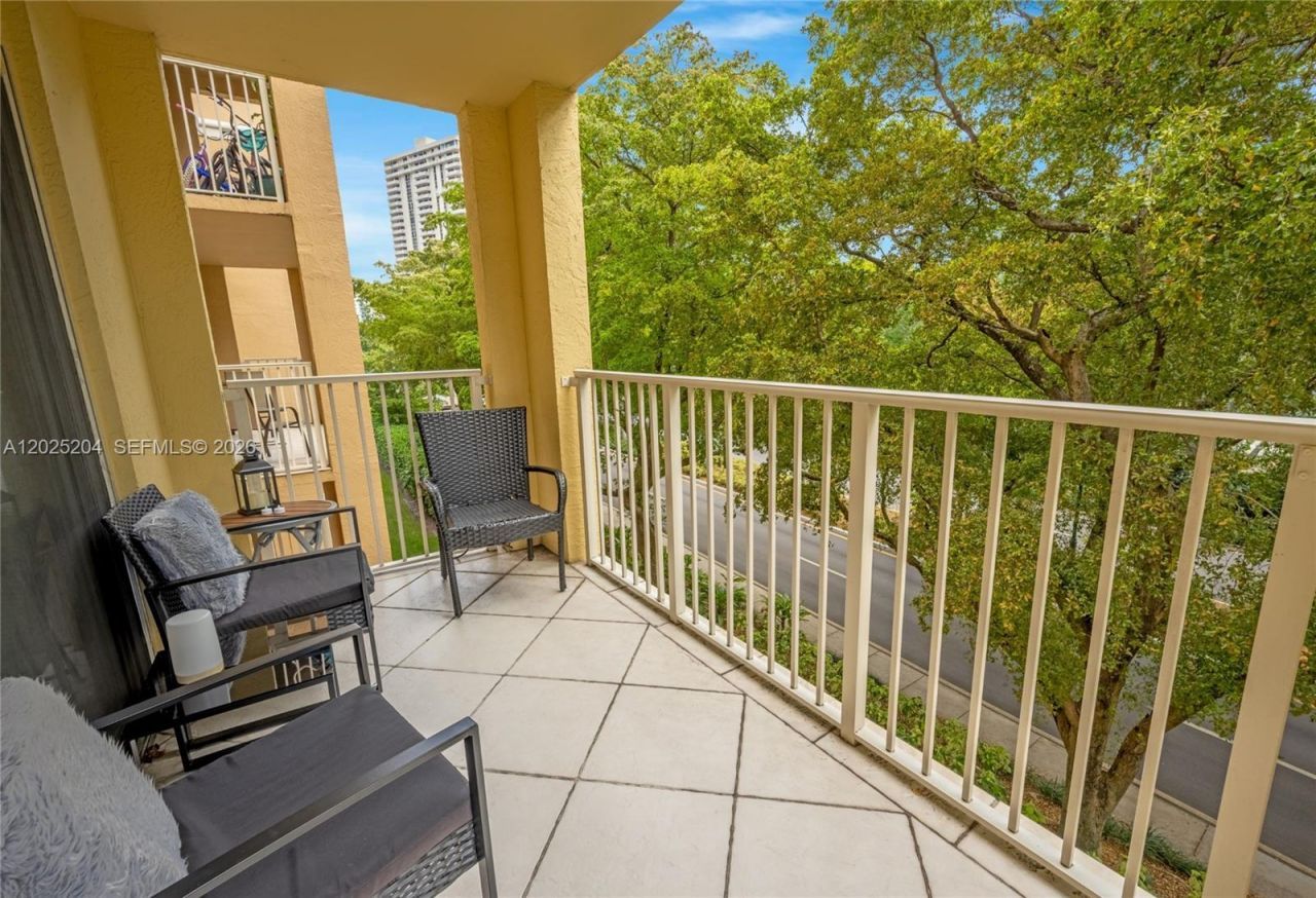 19555 E Country Club Dr , Unit 8408, Aventura, FL 33180 Photo