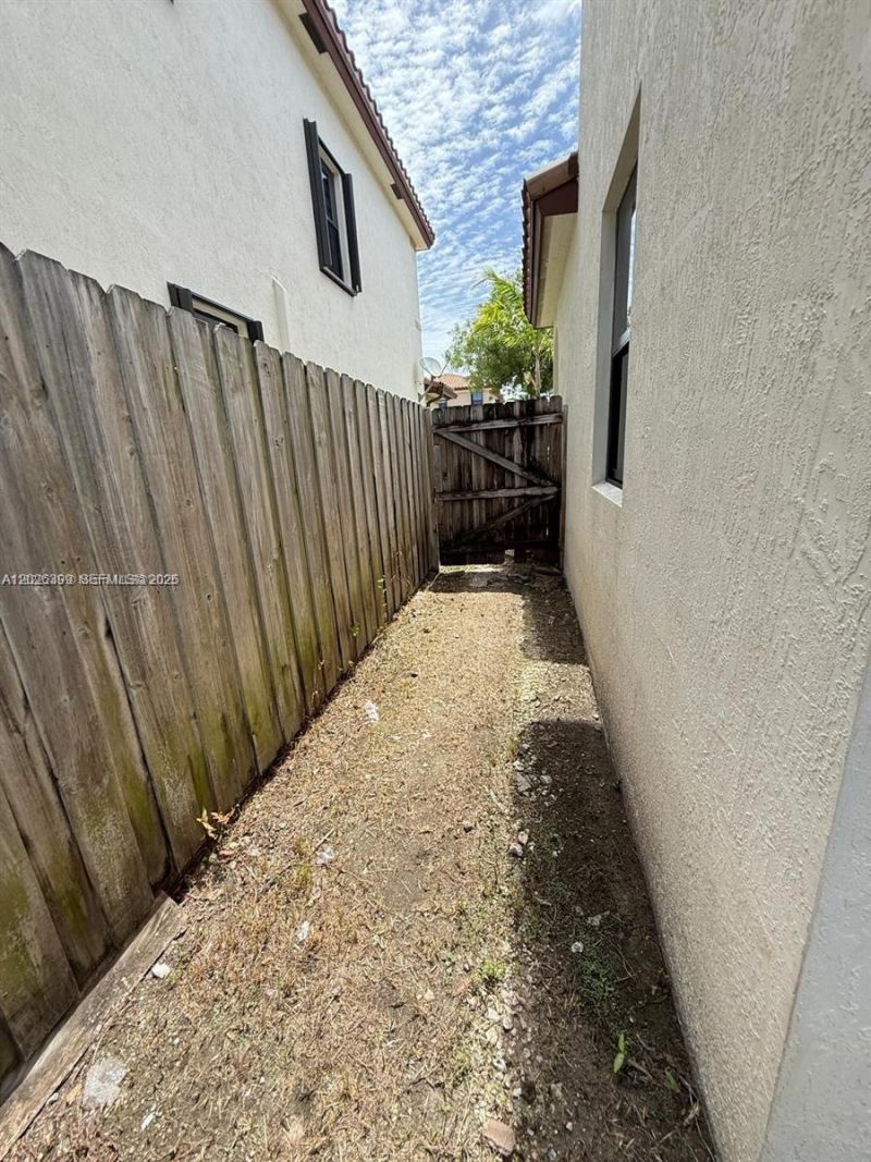 156 NE 24th Ave, Homestead, FL 33033 Photo