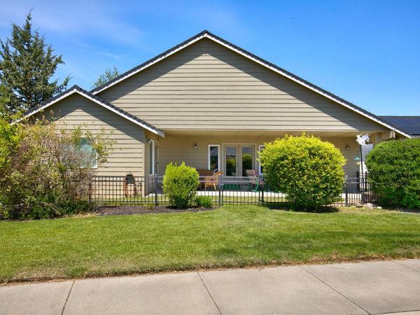 4460 SW Trevino Court, Redmond, OR 97756